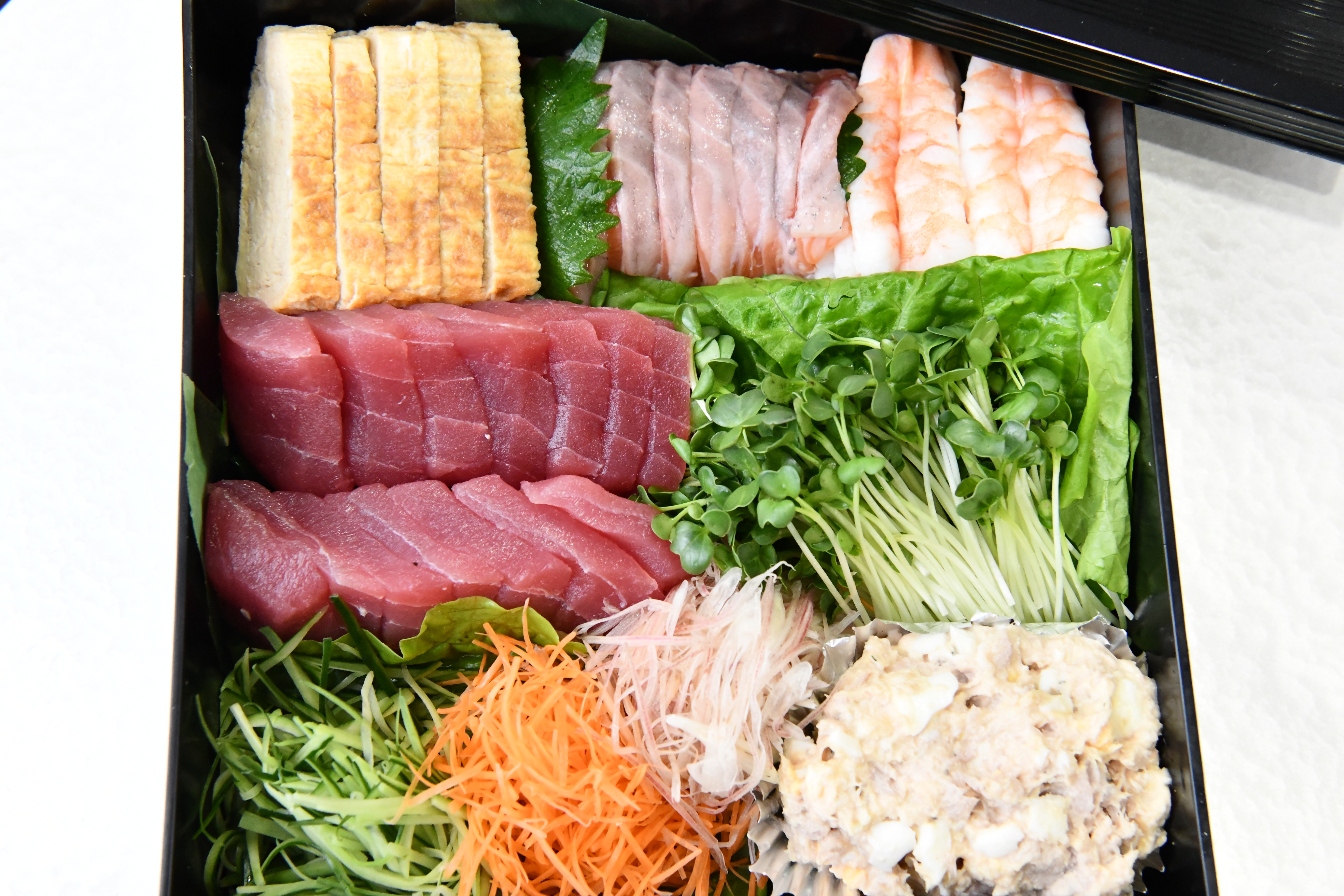 鮪達人天神店 恵方巻きに 手巻き寿司セット マグロ鍋 のご紹介 厳選生マグロをニューフュージョン料理 鮪達人天神店