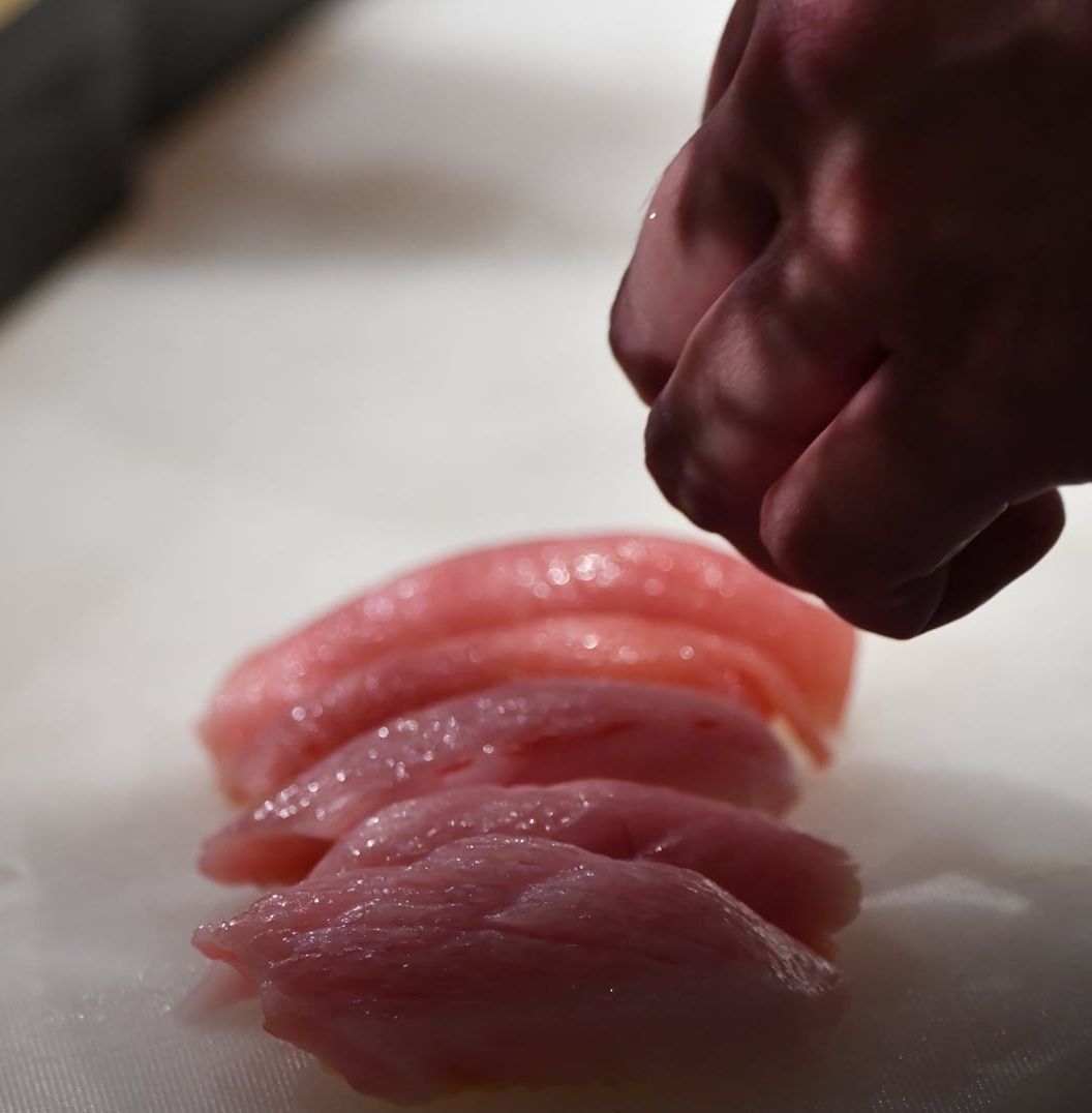 生マグロ 本物のマグロを鮪達人天神店で 厳選生マグロをニューフュージョン料理 鮪達人天神店
